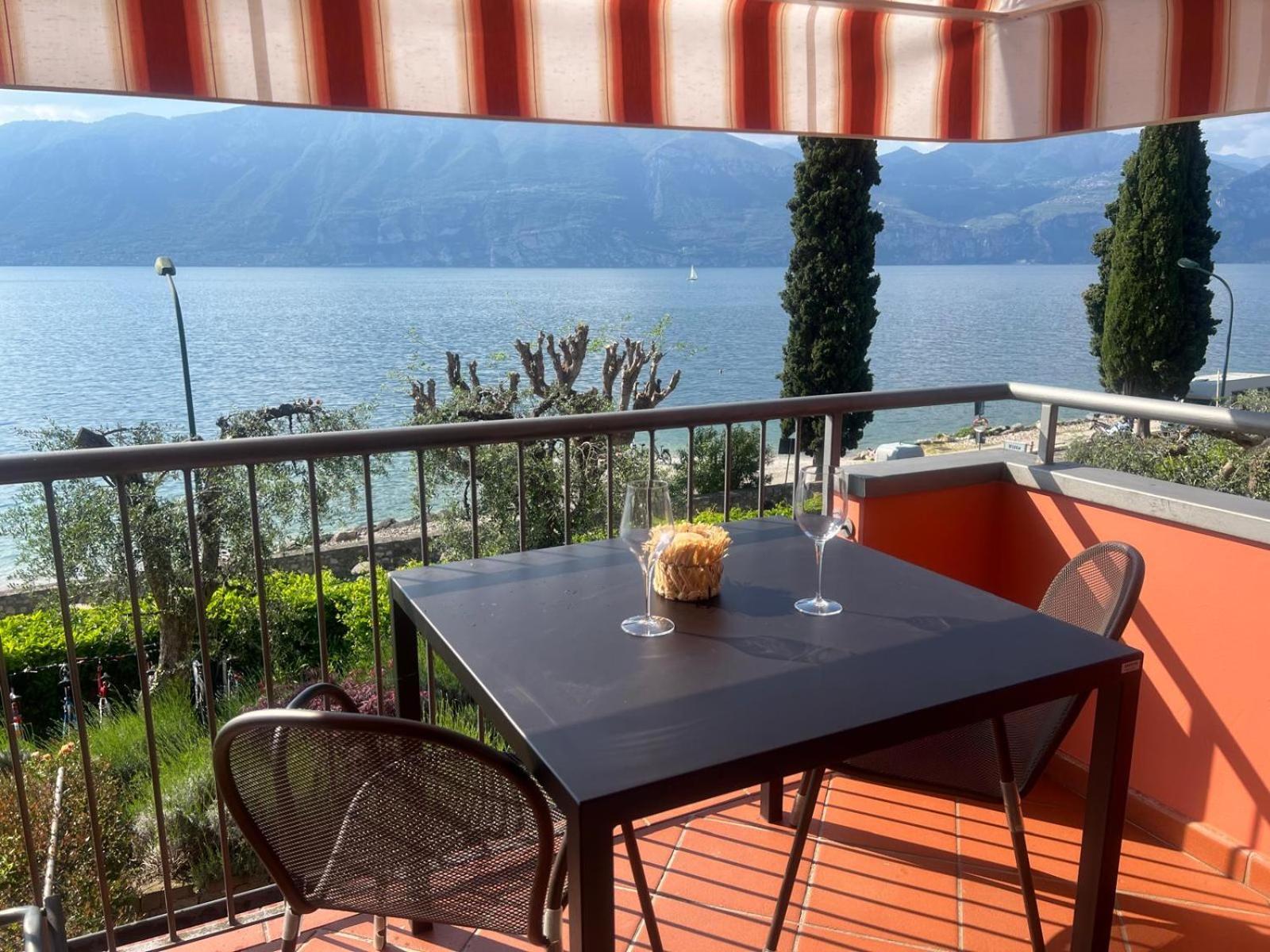 Residence Villa Al Lido Бренцоне сул Гарда Екстериор снимка