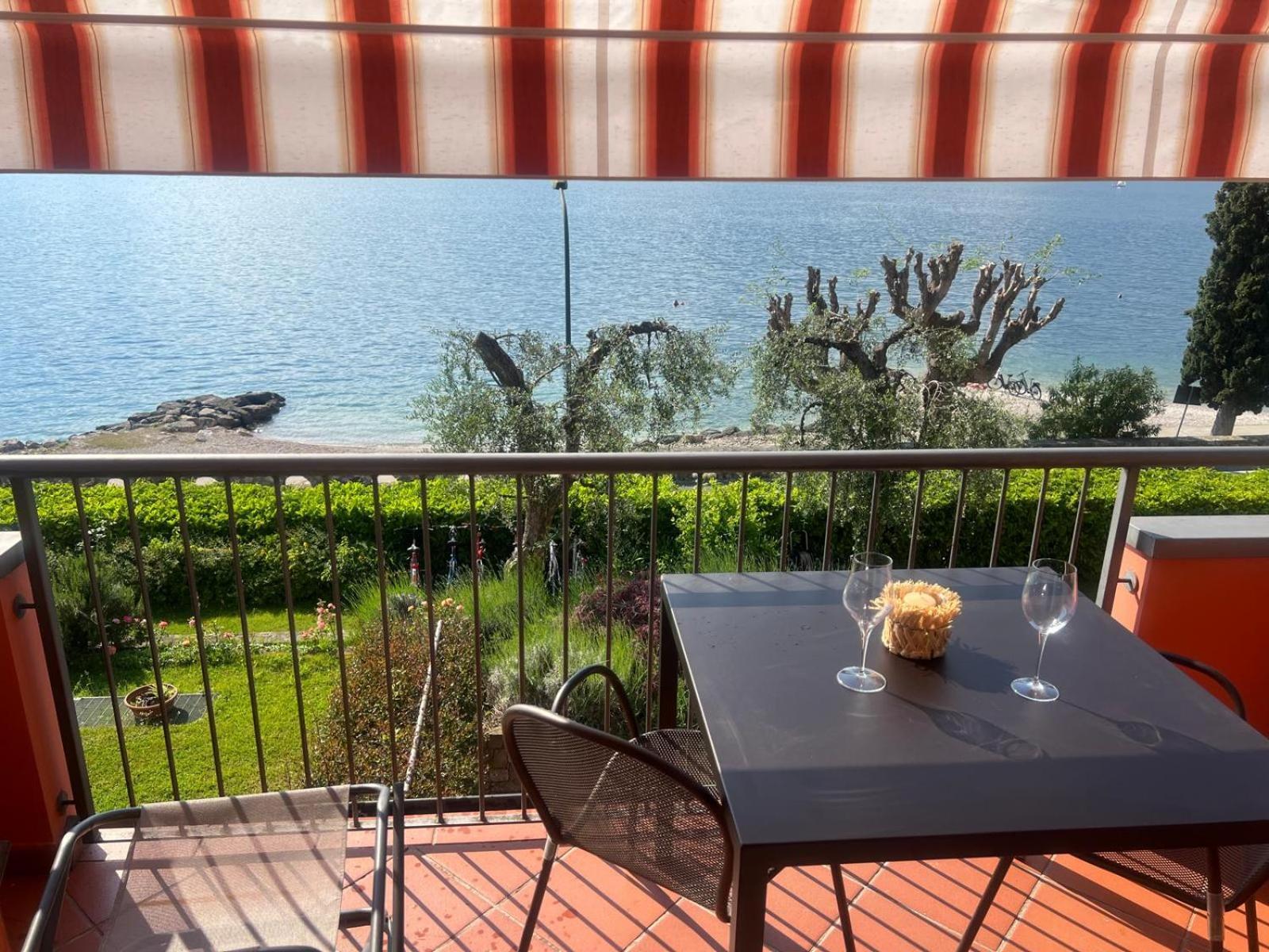 Residence Villa Al Lido Бренцоне сул Гарда Екстериор снимка