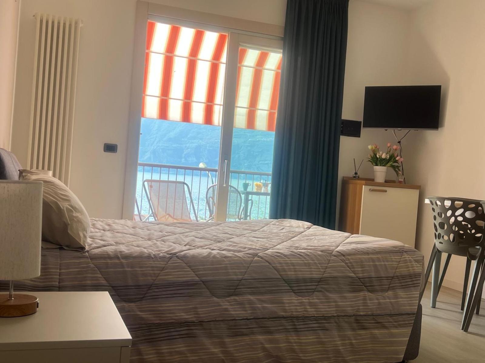 Residence Villa Al Lido Бренцоне сул Гарда Екстериор снимка